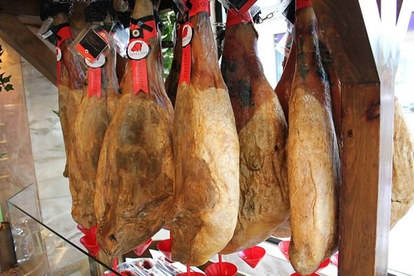 Jamón serrano — por kg