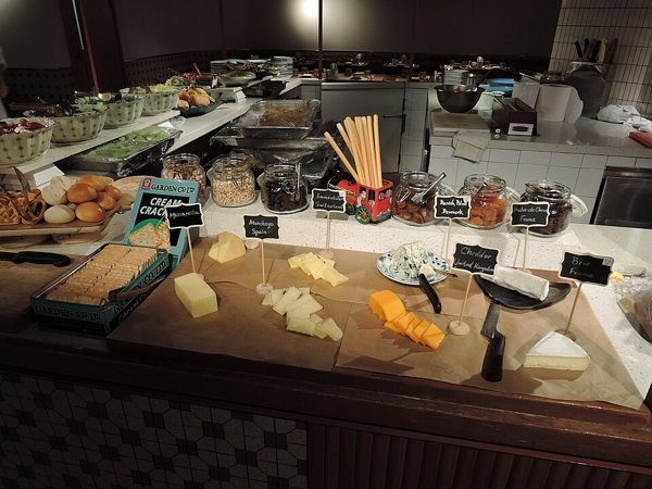 Renta de mesa para quesos — por evento